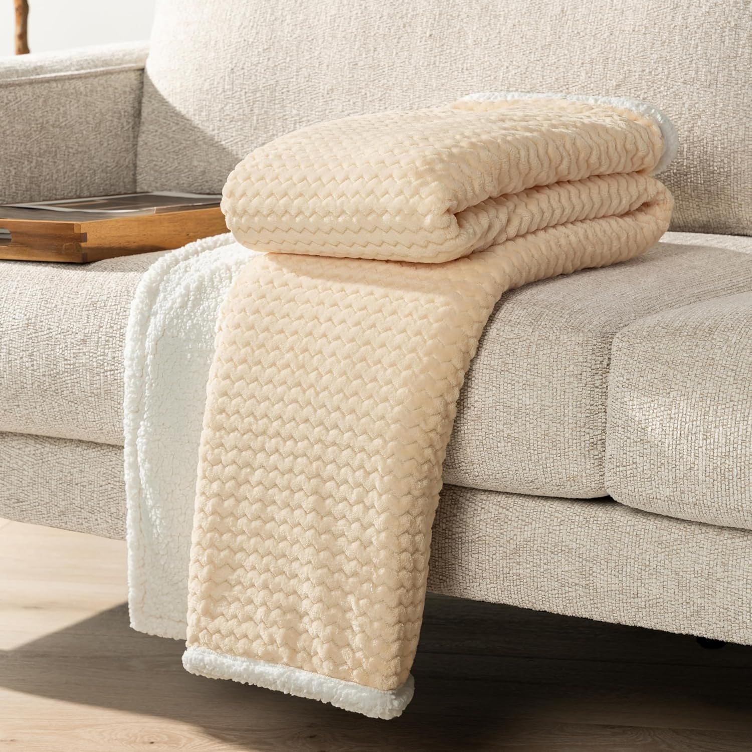 Cream Couch Blanket Throw Reversible Sherpa Chevron, Soft Cozy Jacquard Weave Textured Blanket for Sofa Bed, Thick Warm Large Fleece Car Blanket, Decorative Plush Home Decor, 50X60 Ivory Beige