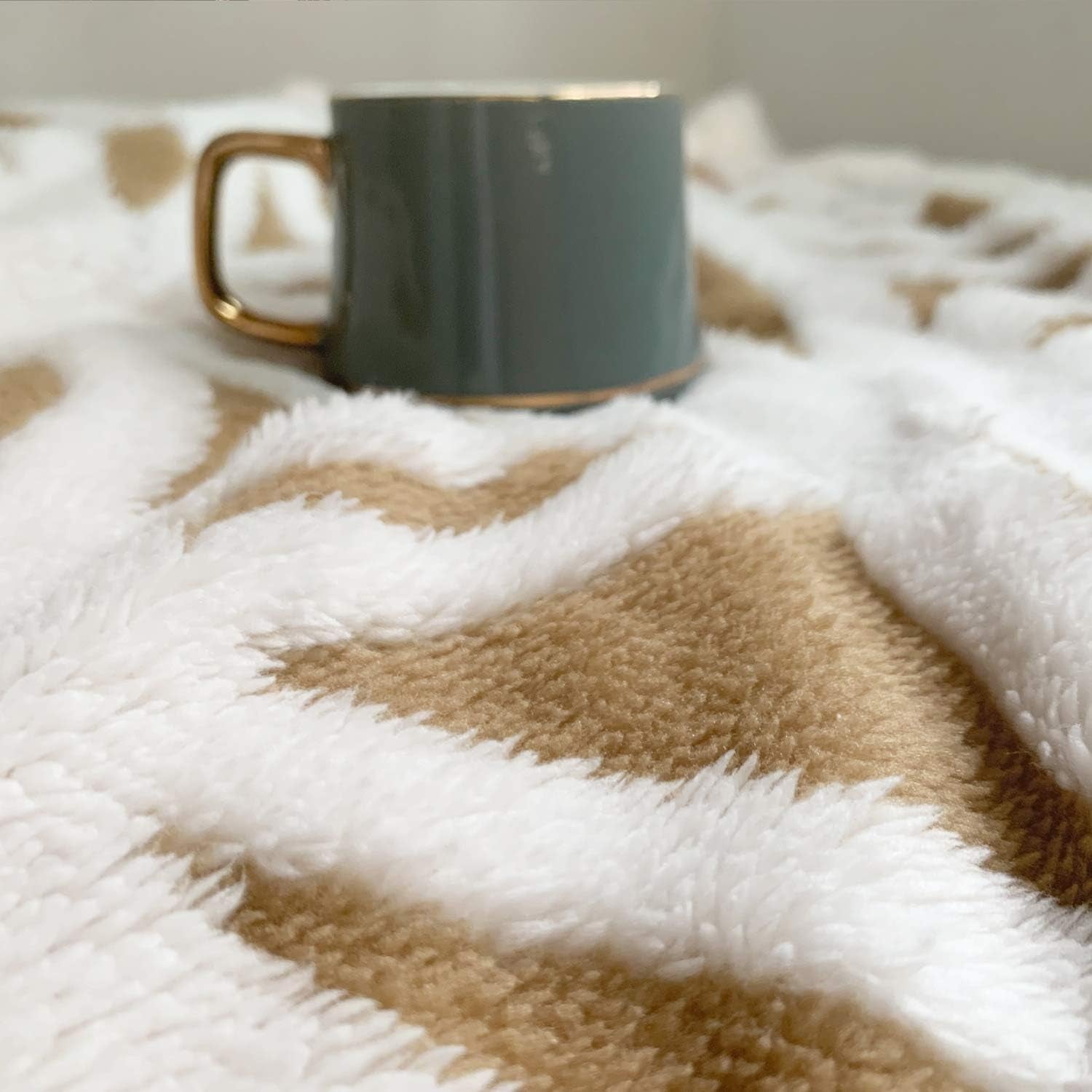 Sherpa Fleece Blanket Fuzzy Soft Throw Blanket Dual Sided Blanket for Couch Sofa Bed (Khaki, 51"X63")